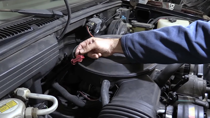 Check-Transmission-Fluid-When-Engine-Is-Running